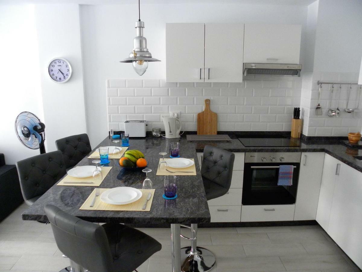 Ben'Sholidayflat Ideal For Families Groups And Couples Terrace Solarium Wi-Fi Netflix Smart Tv El Medano  Bagian luar foto